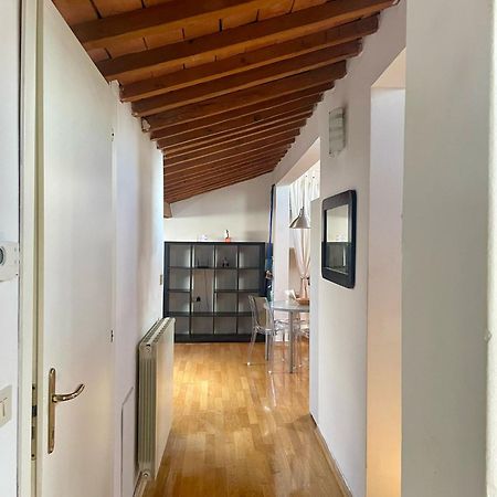 Apartamento Luminosa Mansarda Vicino Al Porto Livorno Exterior foto